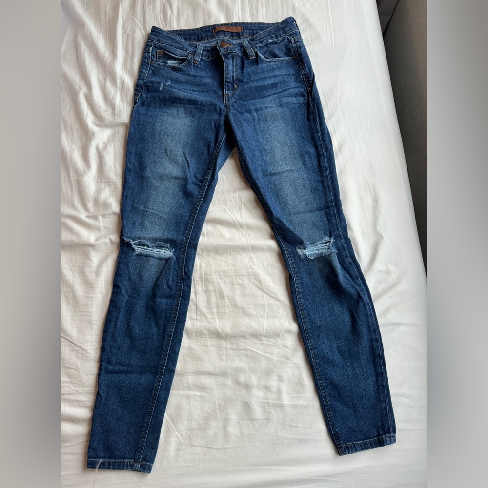 Joe’s Jeans Flawless Mid Rise Skinny Ankle